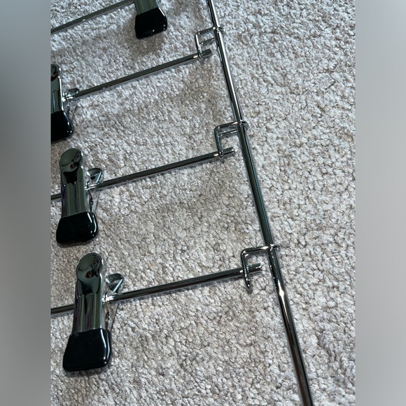 CLOTHING RACK - Picture 4 of 4